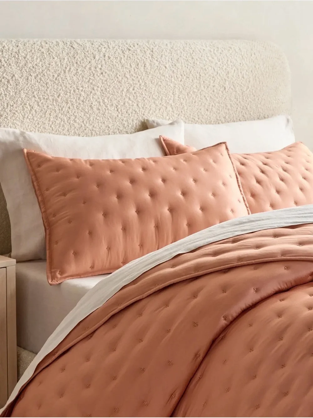 Luxury King/Cal King Sedona Bamboo Dream Quilt - Retail $184